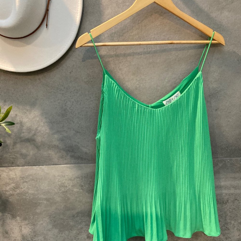 She + sky Size medium flowing tank top excellent condition